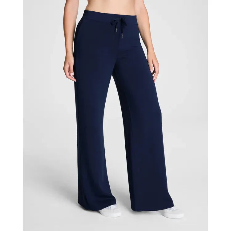 Petite SPANX AirEssentials® Wide Leg Pant