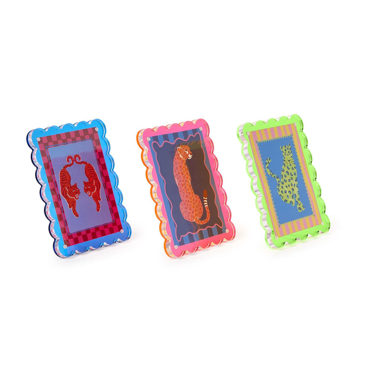 Scalloped Edge Photo Frame