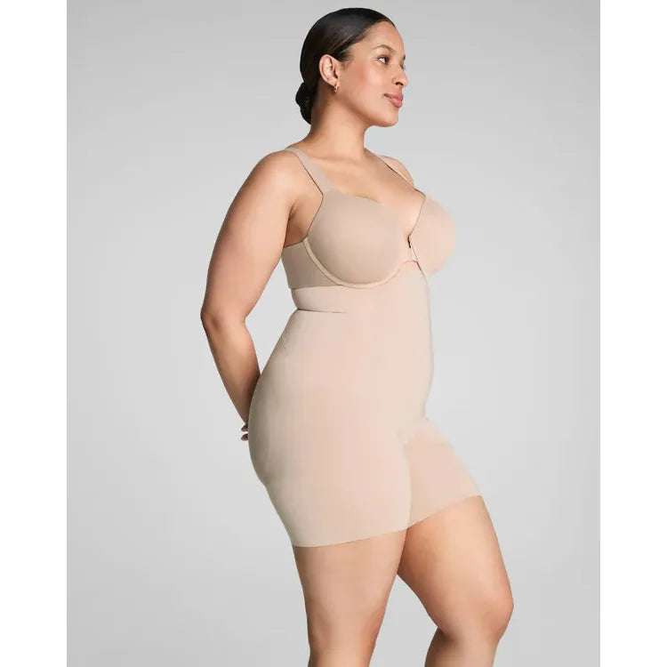 SPANXsculpt™ OnCore High-Waisted Mid-Thigh Short