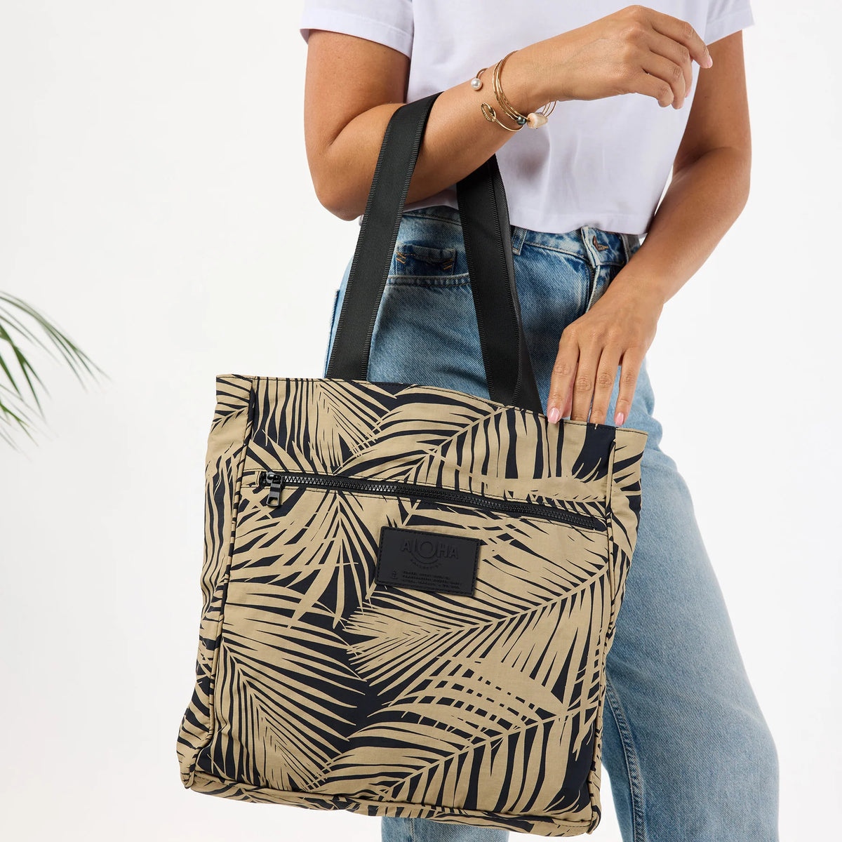 Keep it Light Areca Daily Tote