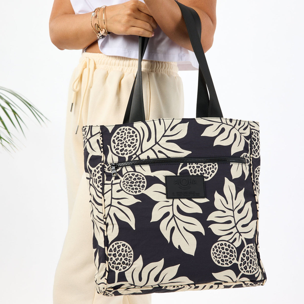 Holomua Keep it Light Daily Tote