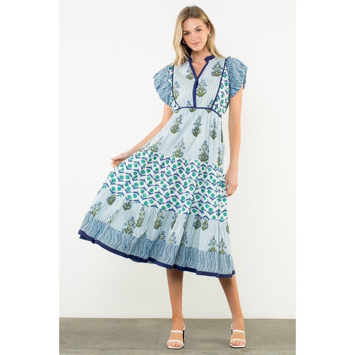 Laia Embroidered Flutter Sleeve Maxi Dress L Laia Embroidered Flutter Sleeve Maxi Dress L