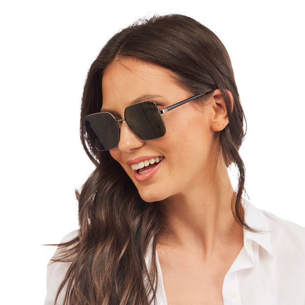 Metal Frame Sunglasses with Case